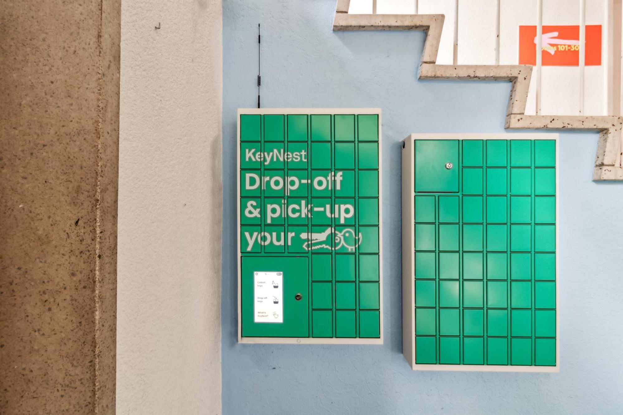 Betahouse Self-Check In Hostel Zurich Bagian luar foto