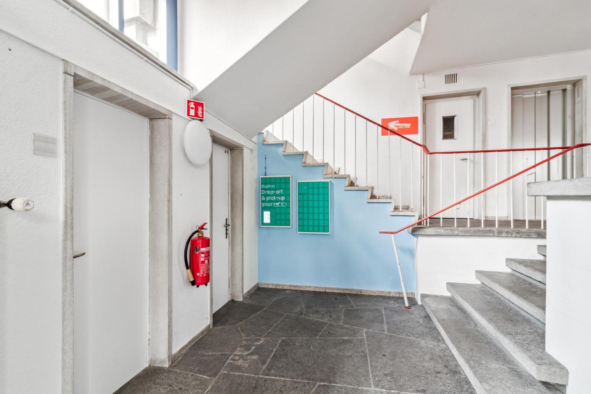 Betahouse Self-Check In Hostel Zurich Bagian luar foto