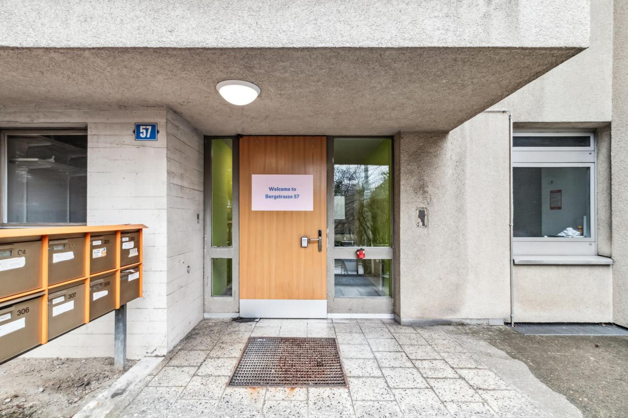 Betahouse Self-Check In Hostel Zurich Bagian luar foto